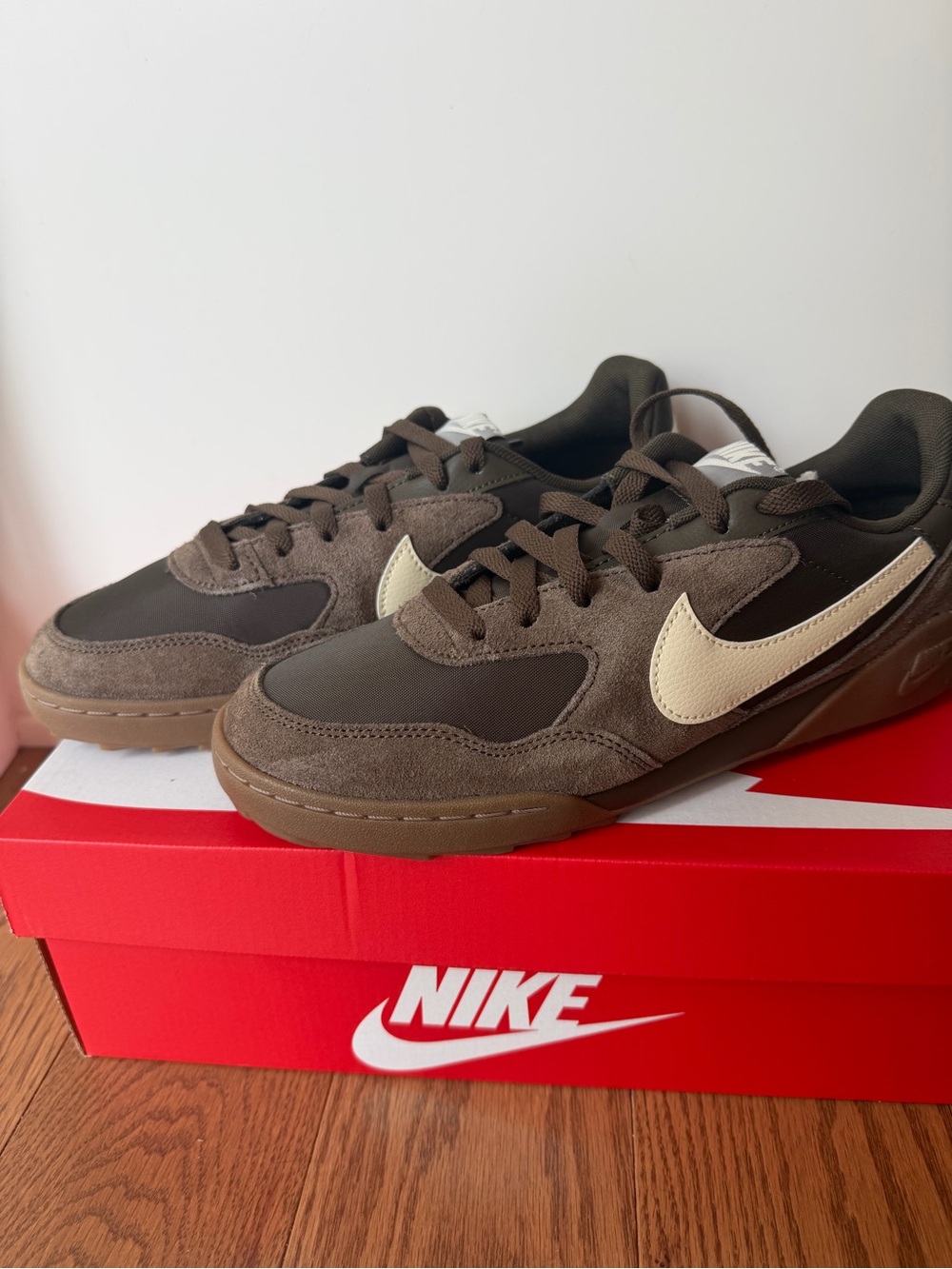 New Nike Terra Manta Men's Suede Lace-Up Sneakers Size 8